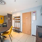 Coronell D'en Apartamento