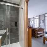 Coronell D'en Apartamento *