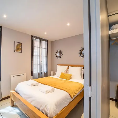 Coronell D'en 公寓 *