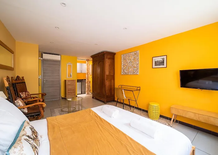 Coronell D'en Apartment